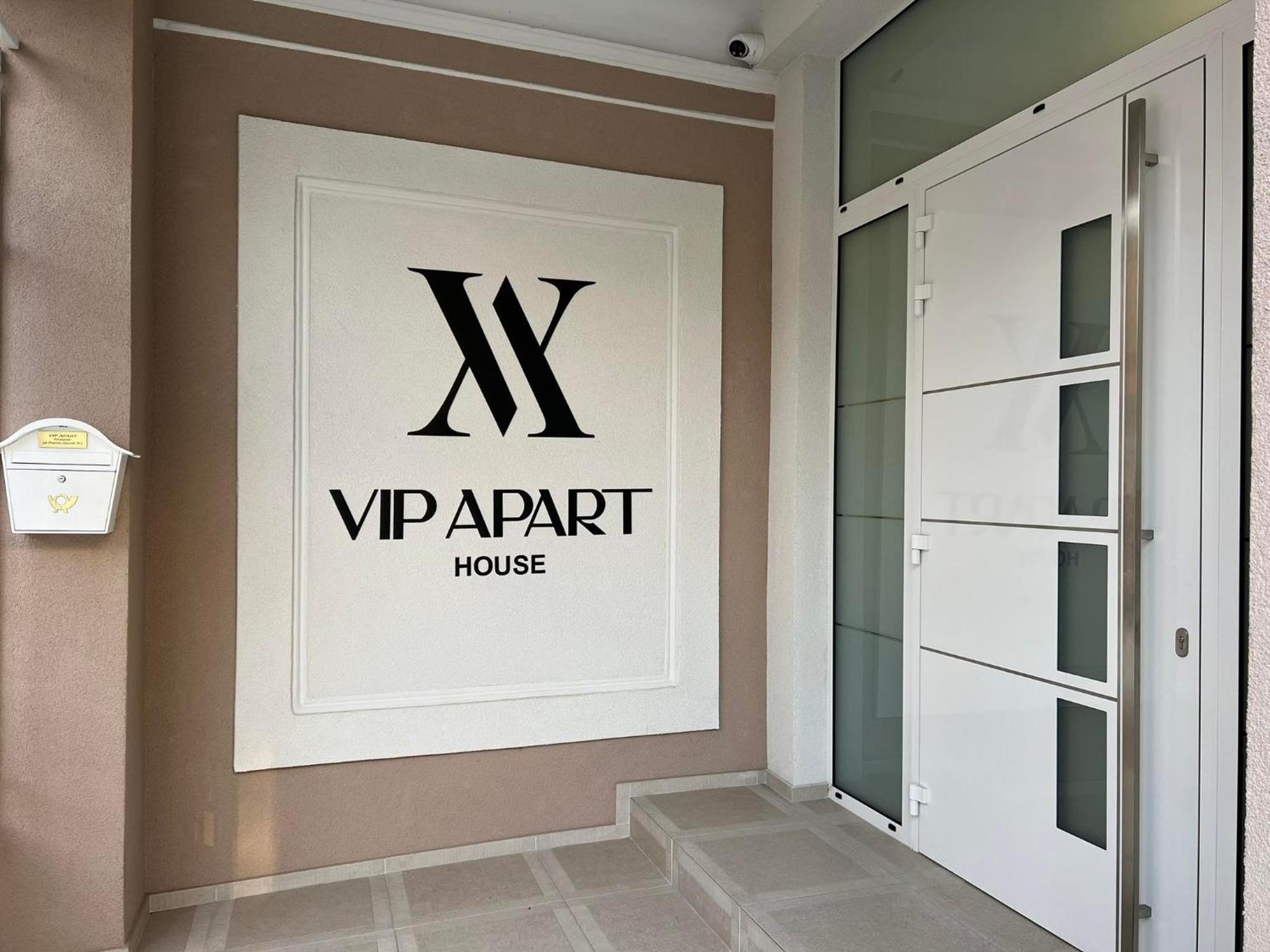 Хотел Vip Apart House Pleven Bagian luar foto