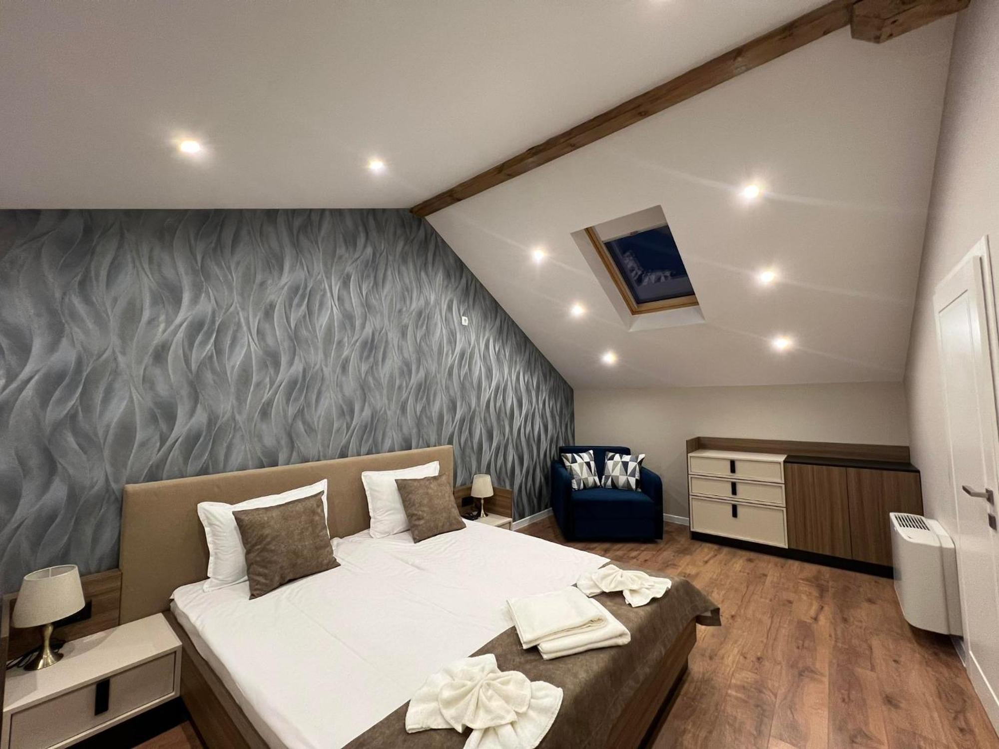 Хотел Vip Apart House Pleven Bagian luar foto