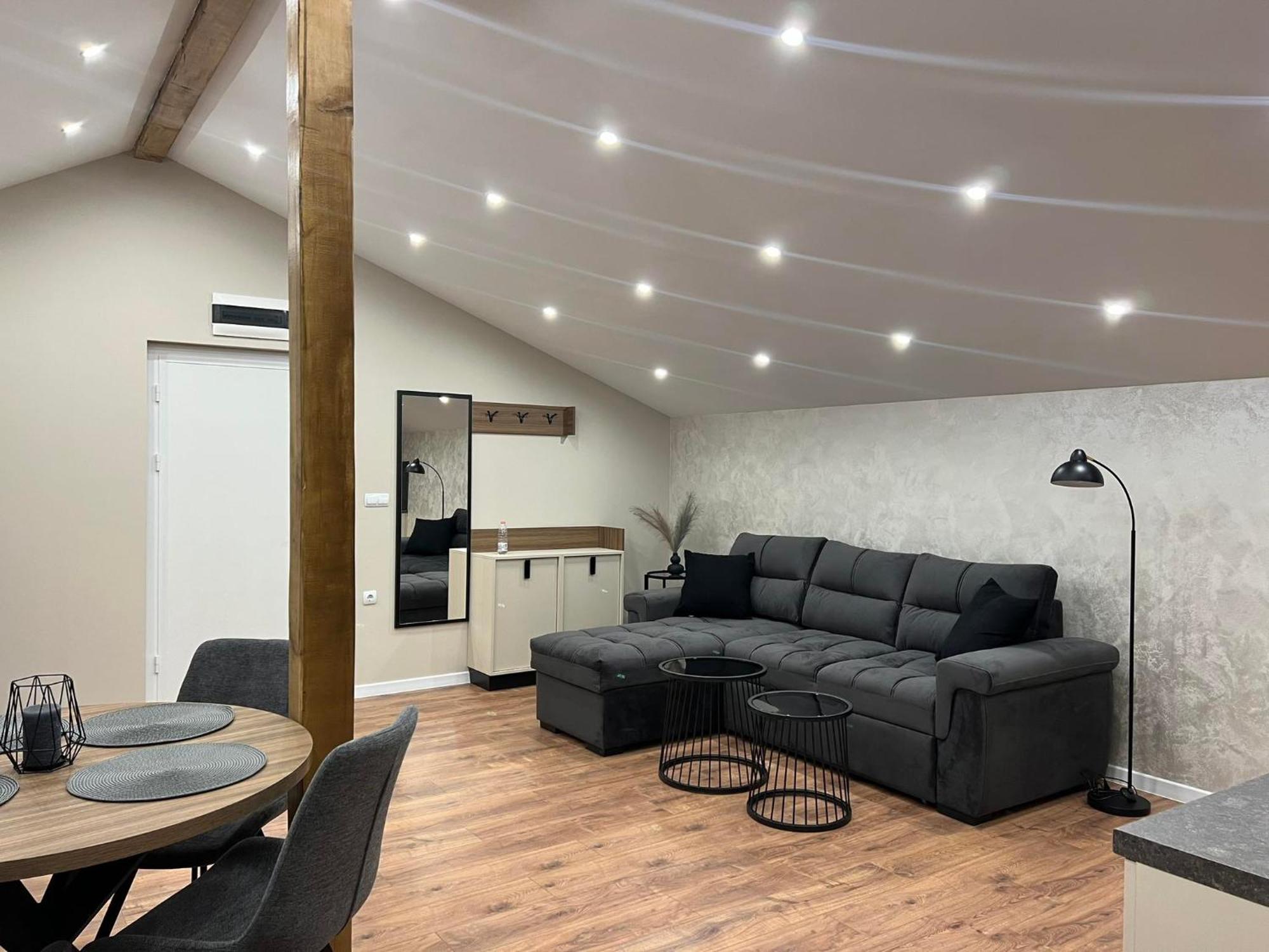 Хотел Vip Apart House Pleven Bagian luar foto