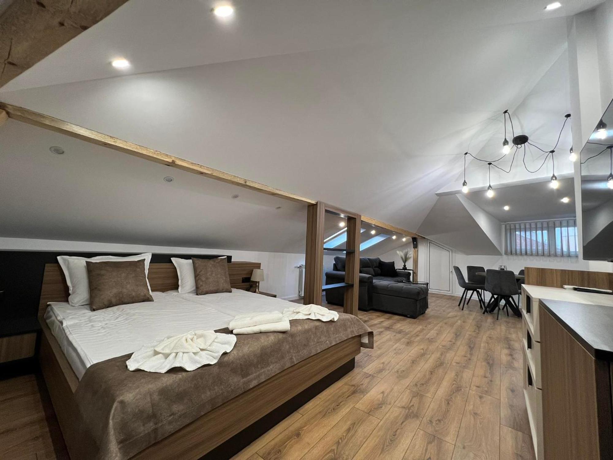 Хотел Vip Apart House Pleven Bagian luar foto