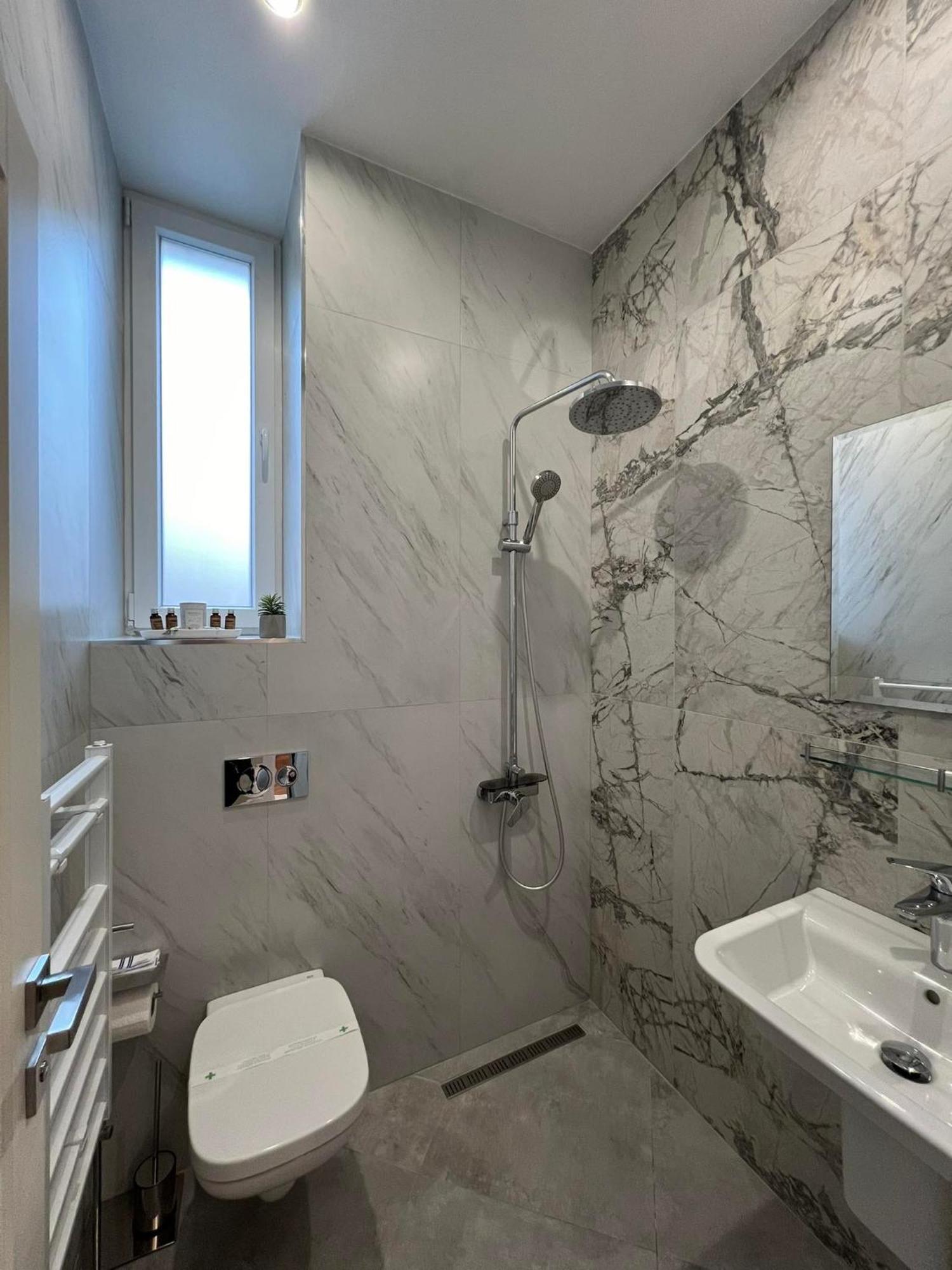Хотел Vip Apart House Pleven Bagian luar foto