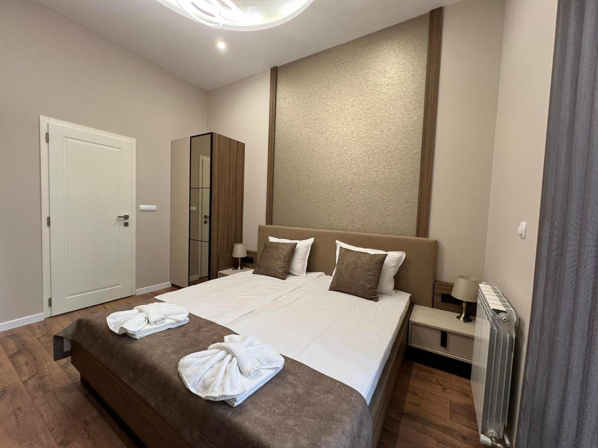 Хотел Vip Apart House Pleven Bagian luar foto